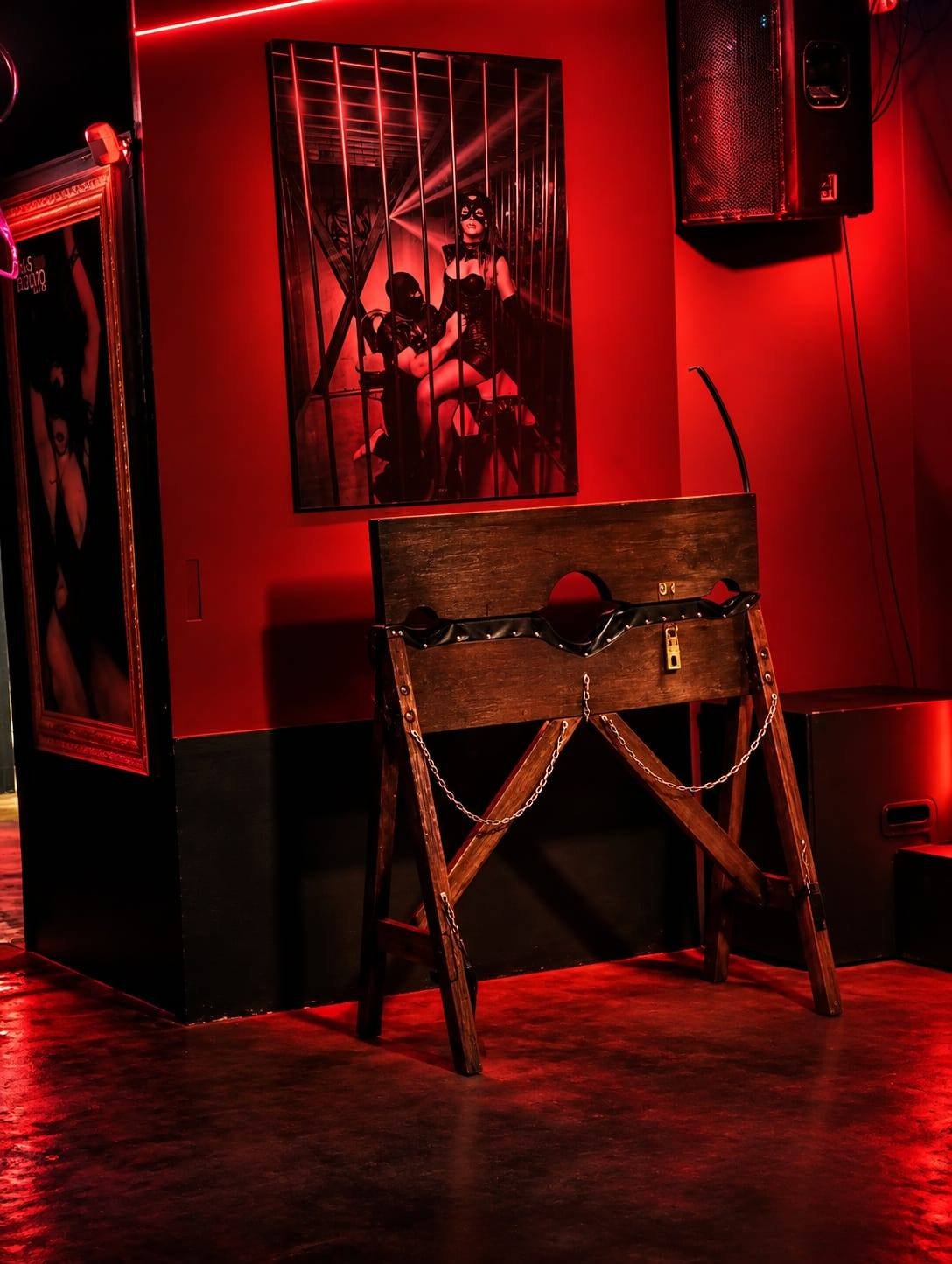 MD Cult Club — Underground Lounge · Canto da pista